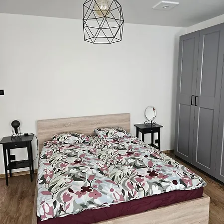 Greywood 60